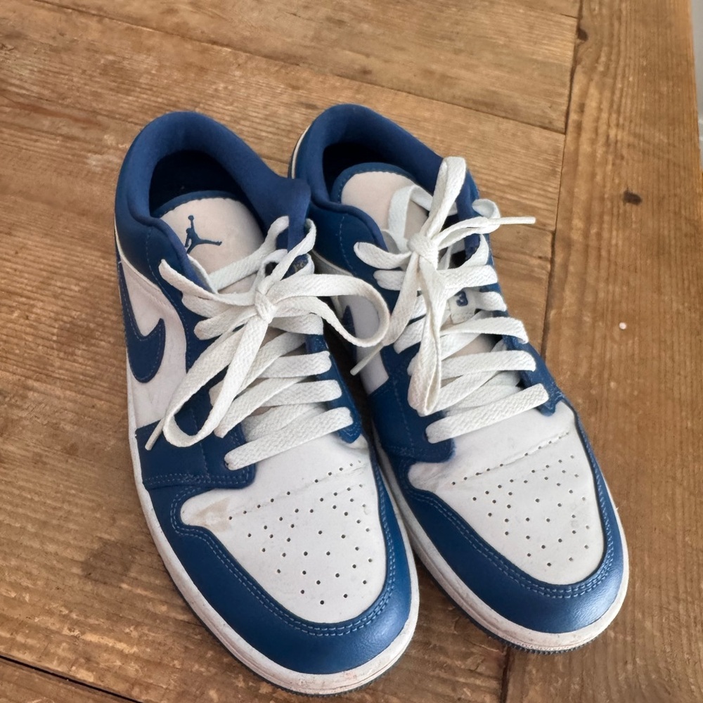 Jordan Women's Sneakers Navy and White